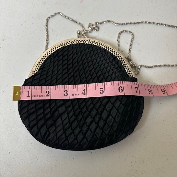 Claire's Black Clam Shell Clutch Chain Purse Y2K Vintage Style 1920 Satin Silver - Picture 8 of 9